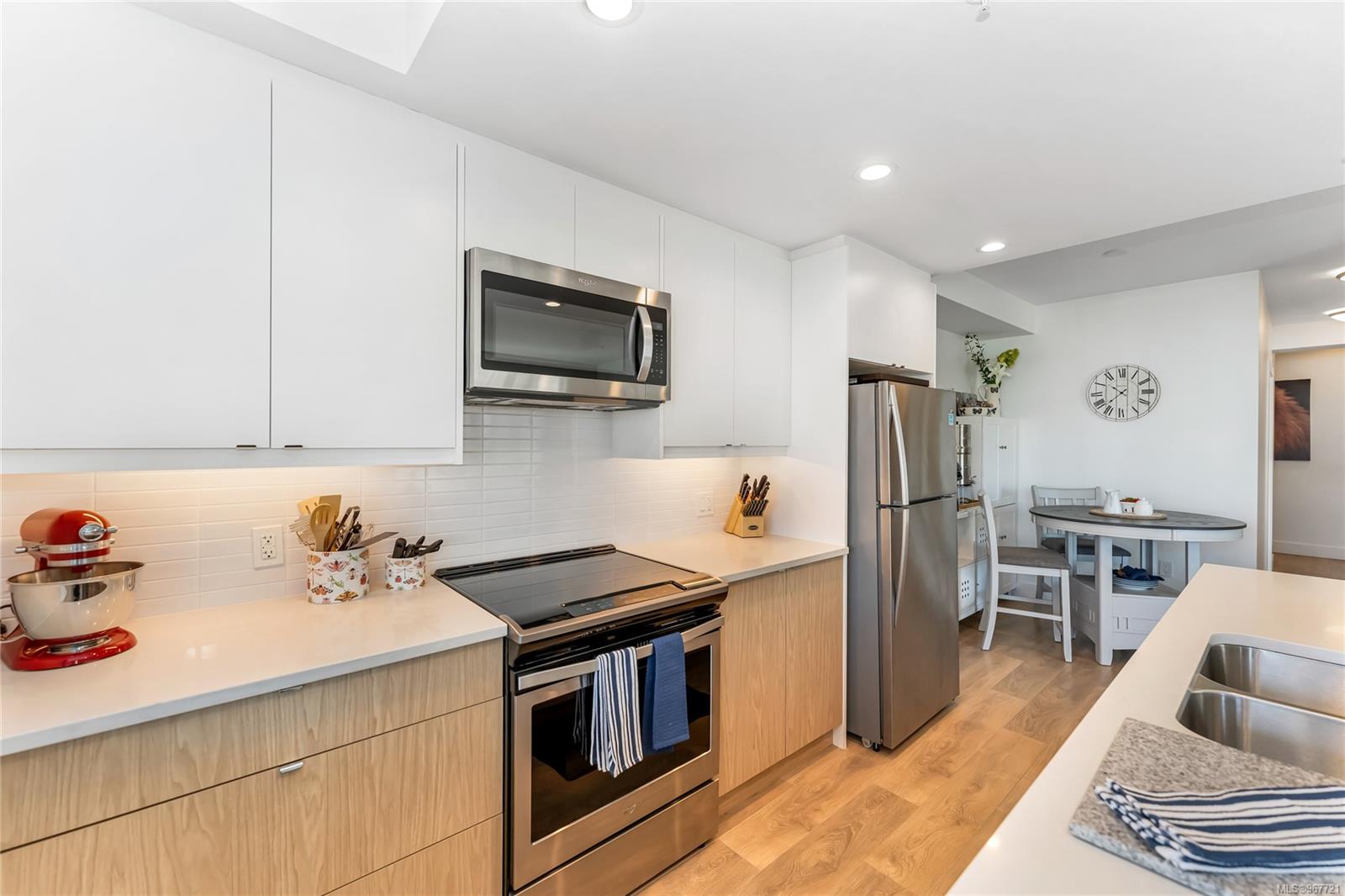 2461 Sidney Ave Unit: 310