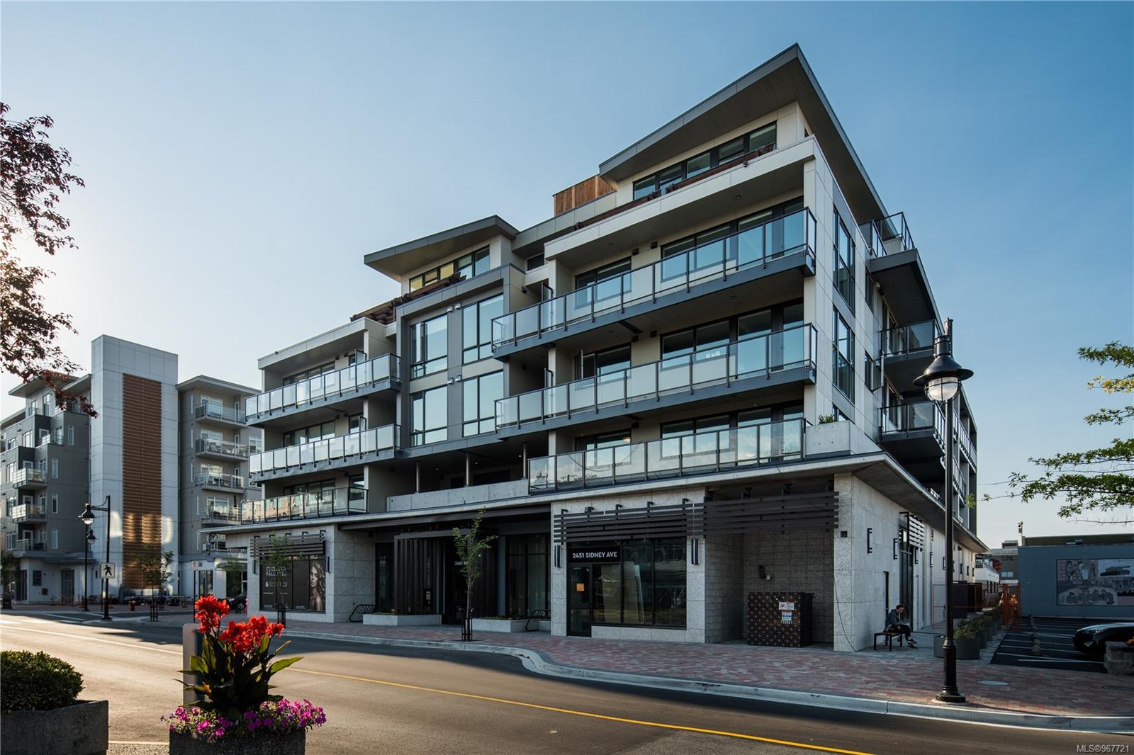 2461 Sidney Ave Unit: 310