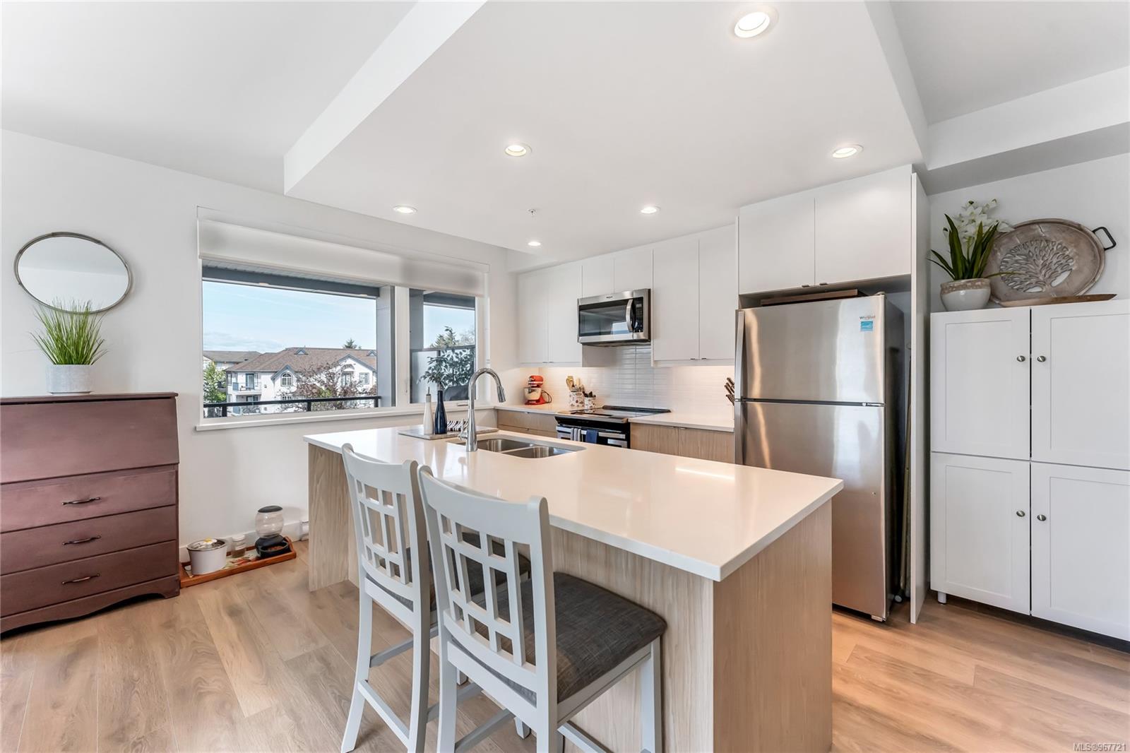 2461 Sidney Ave Unit: 310