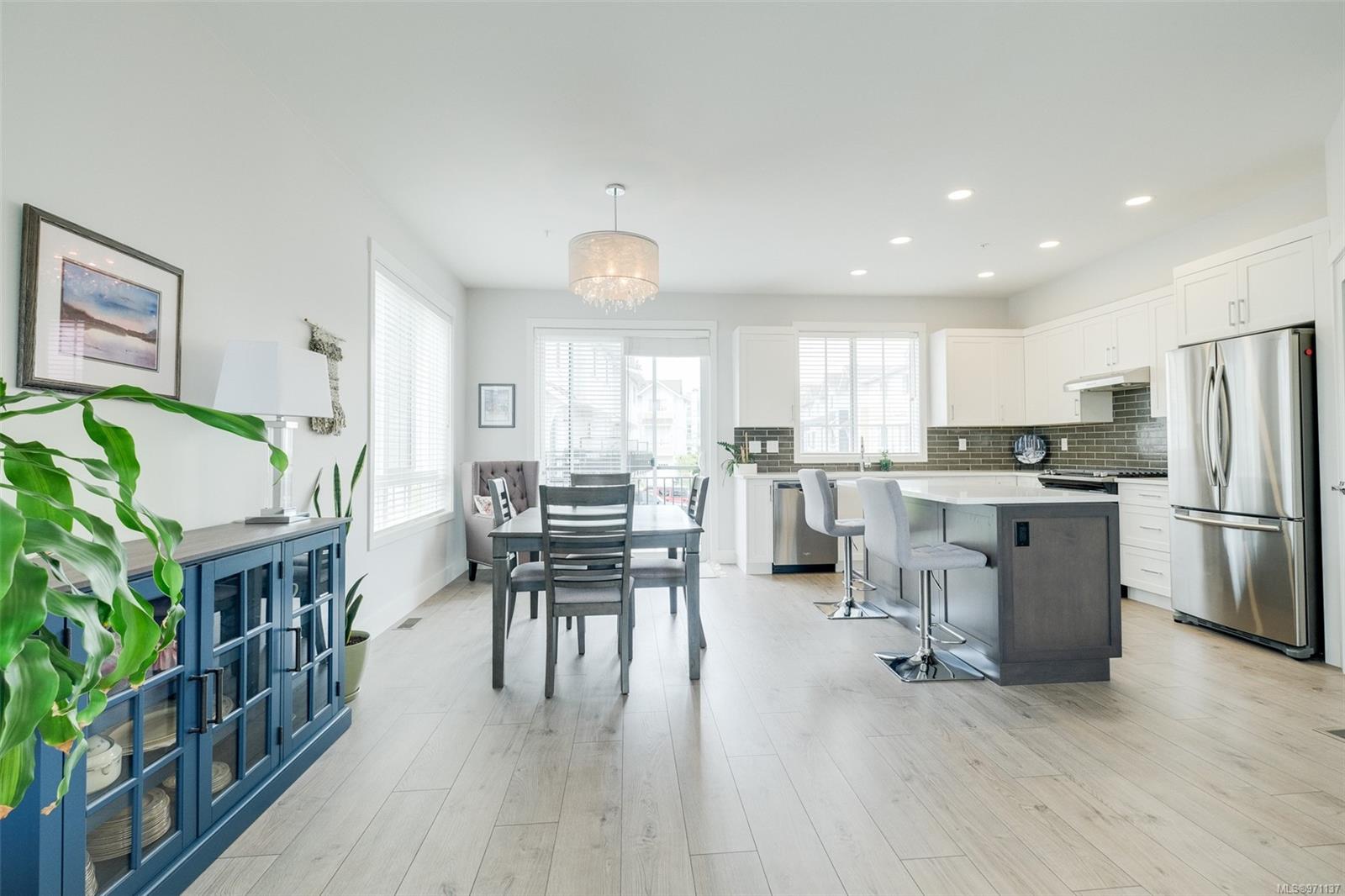 370 Latoria Blvd # 48