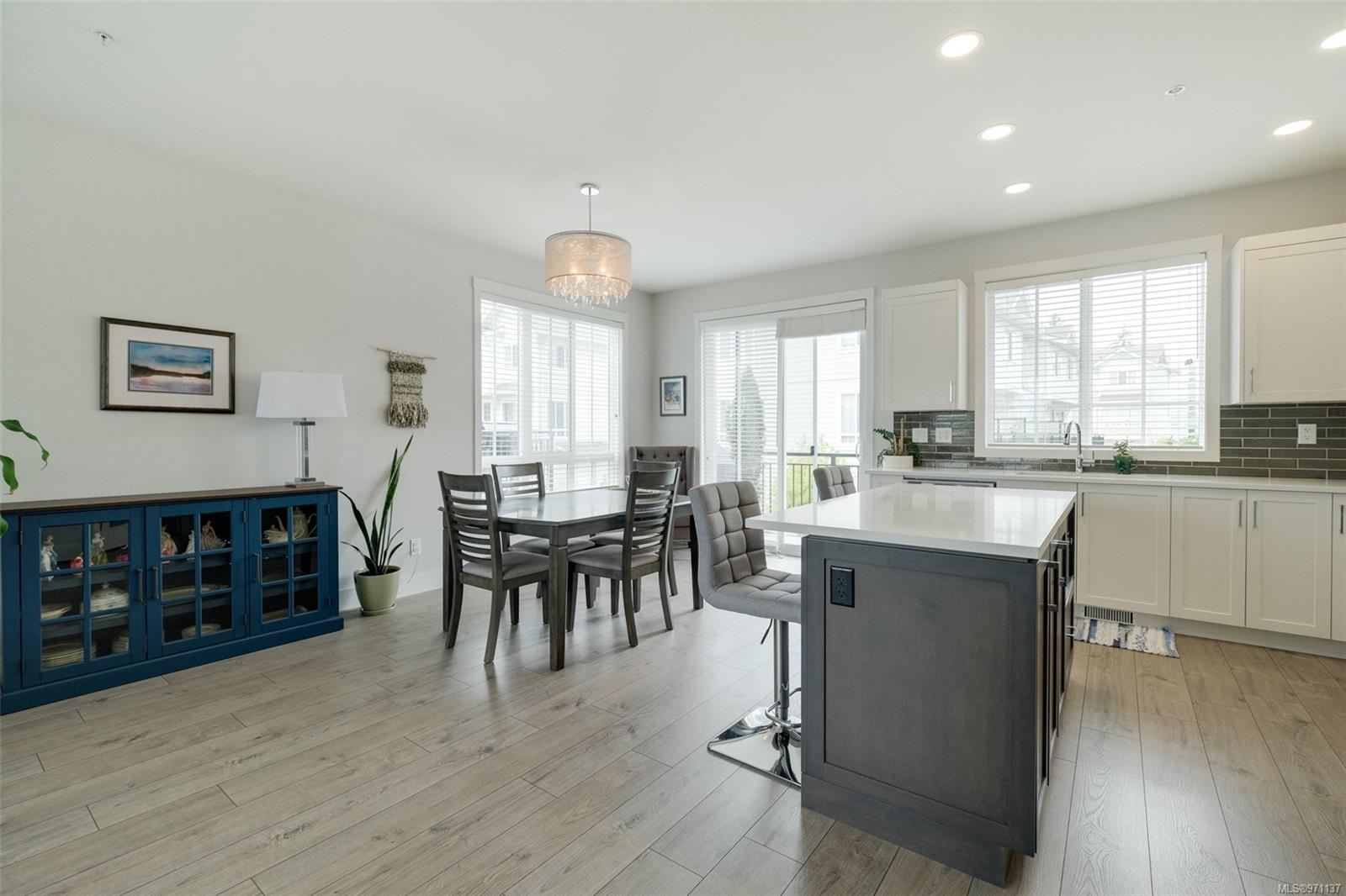 370 Latoria Blvd # 48