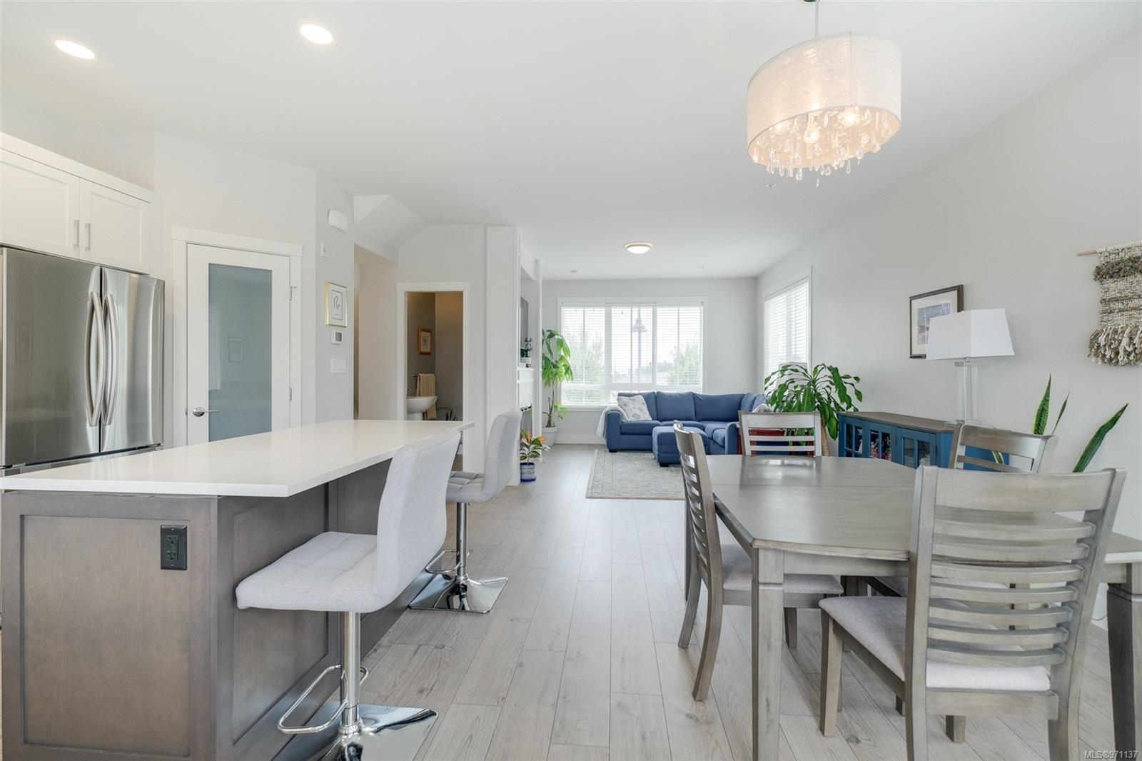 370 Latoria Blvd # 48