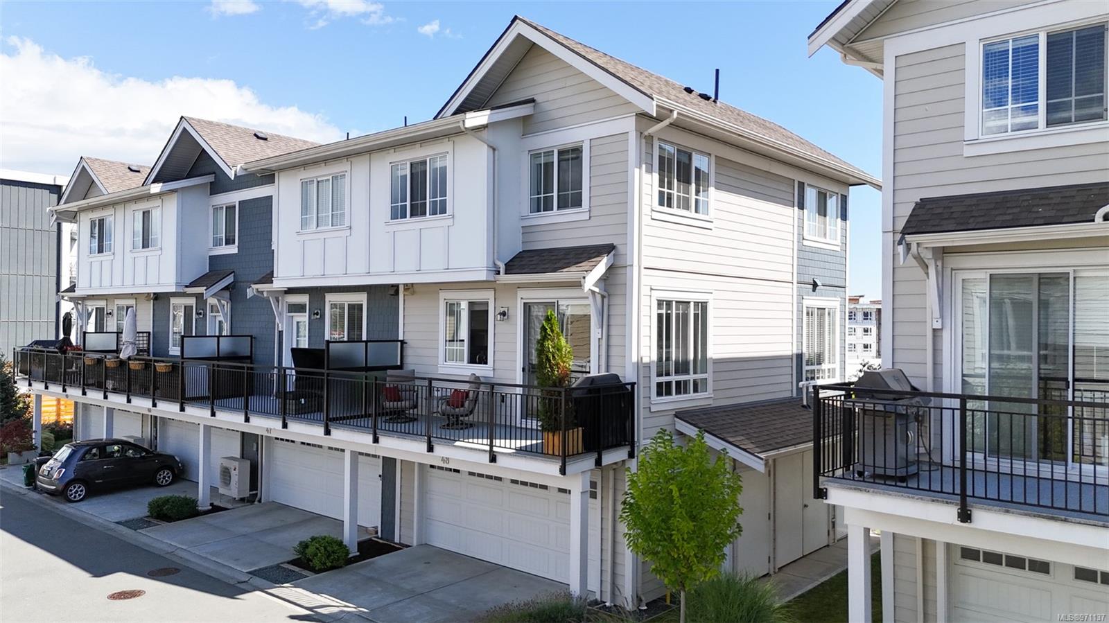 370 Latoria Blvd # 48