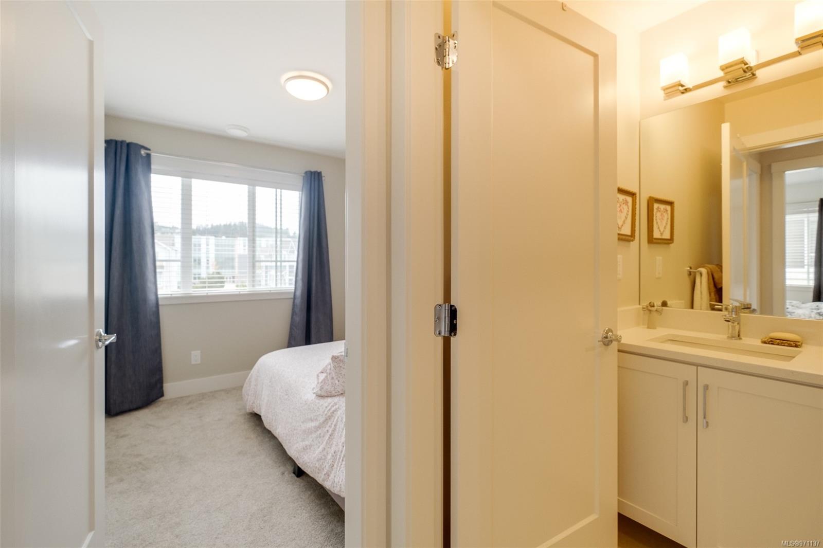 370 Latoria Blvd # 48