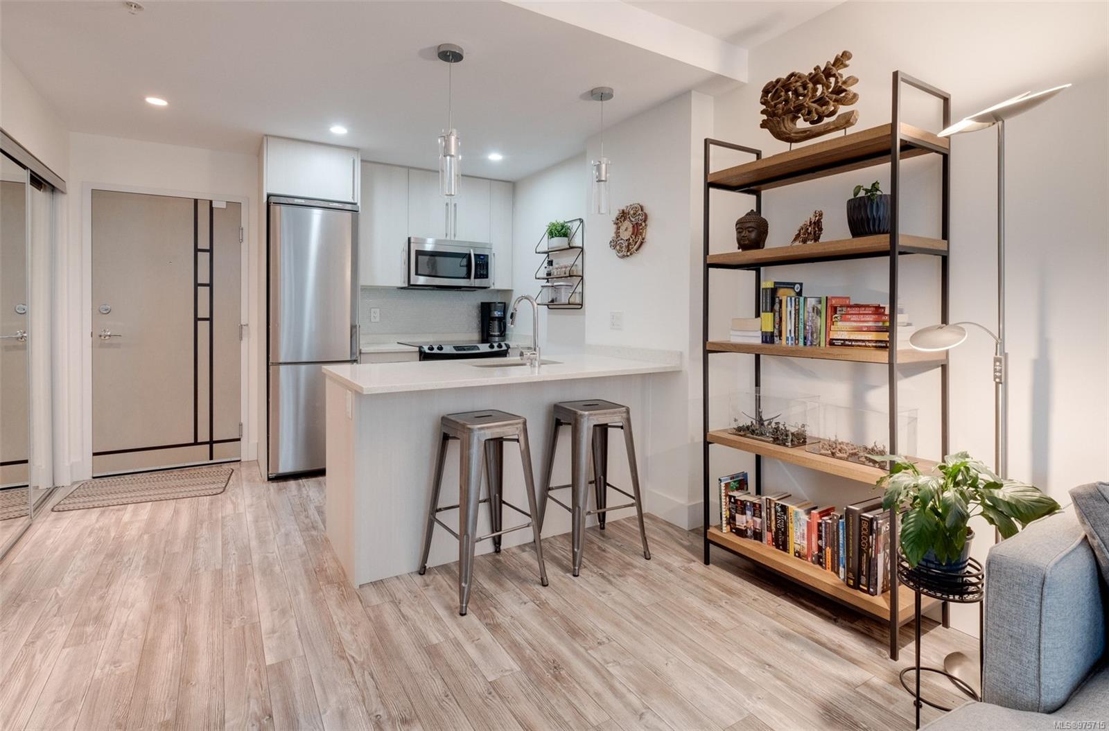 1090 Johnson St # 308