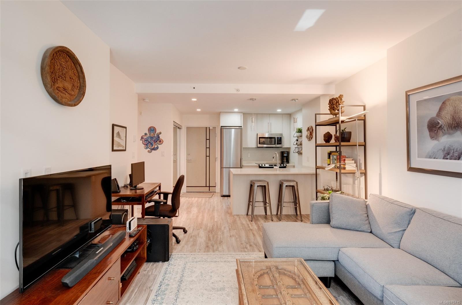 1090 Johnson St # 308