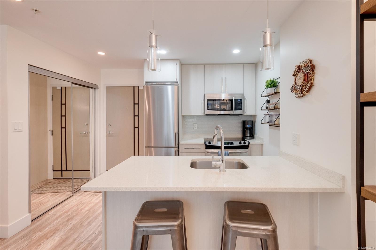 1090 Johnson St # 308