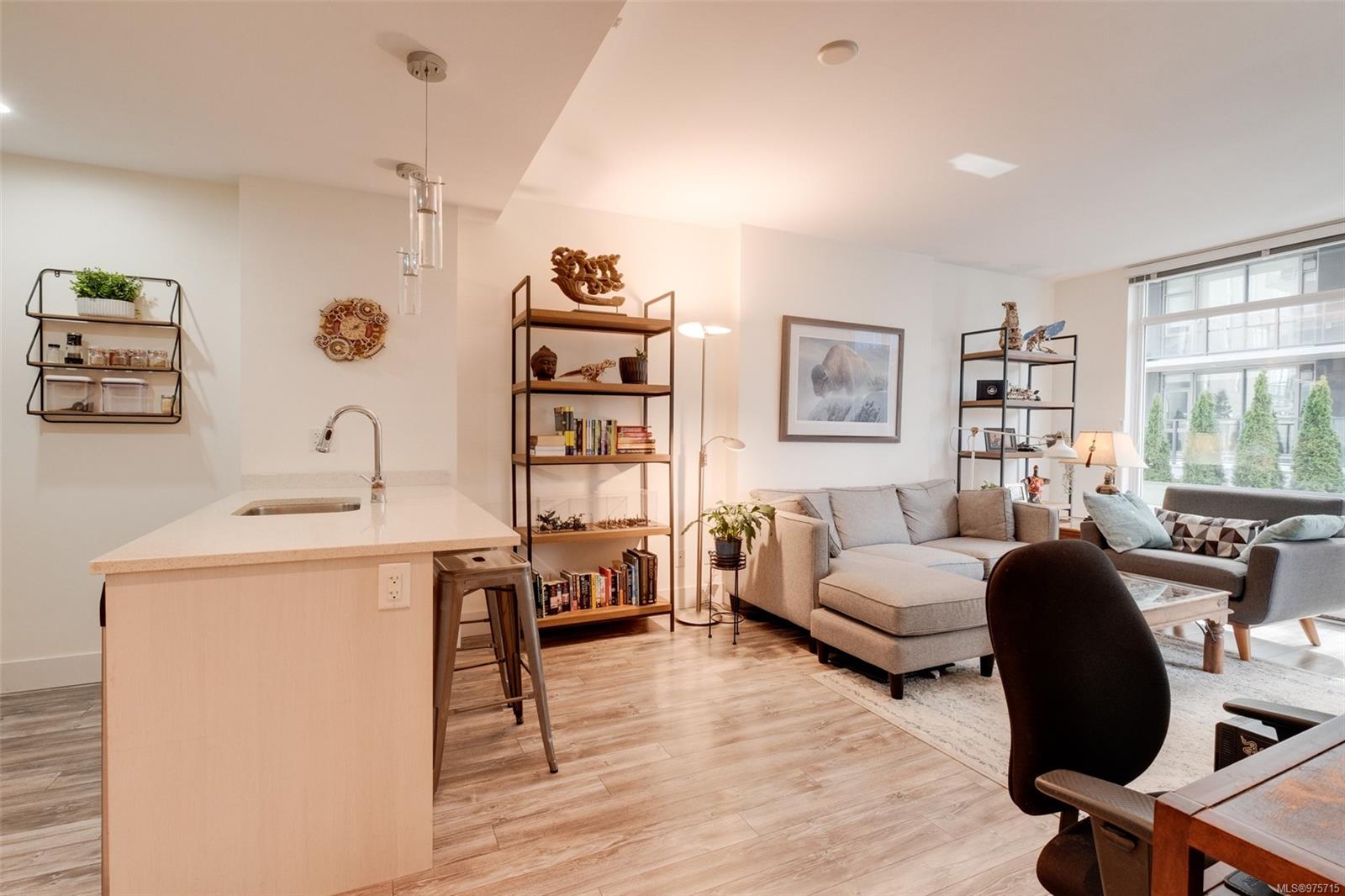 1090 Johnson St # 308