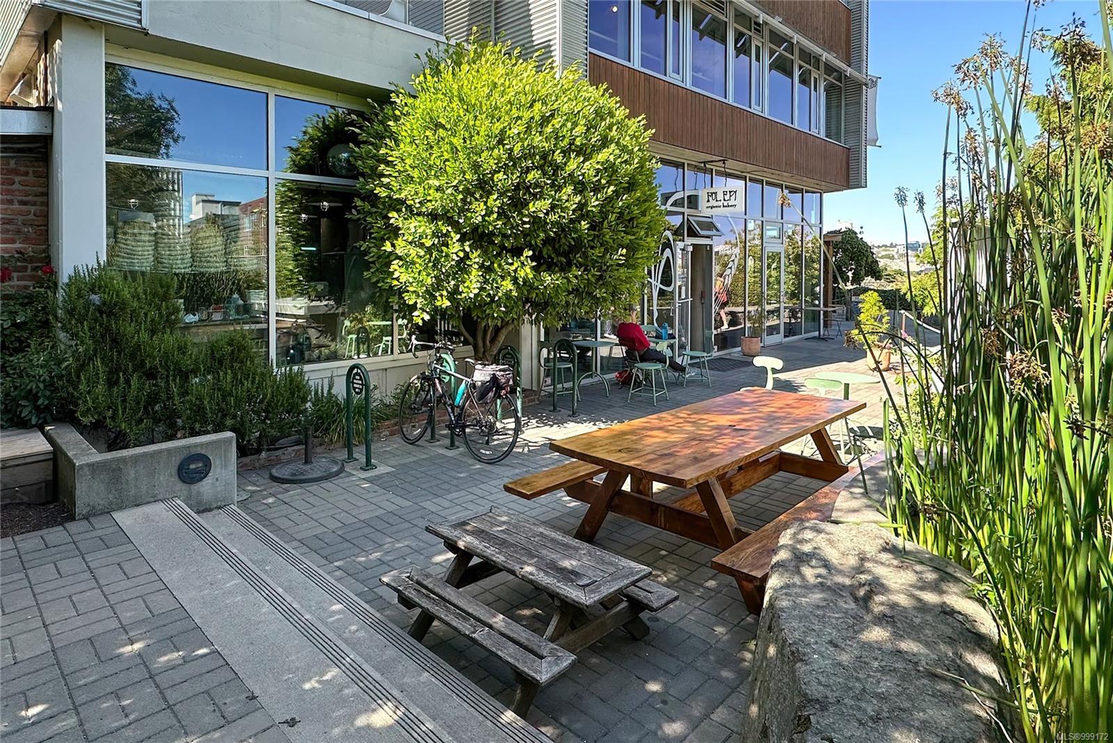 399 Tyee Rd # 305