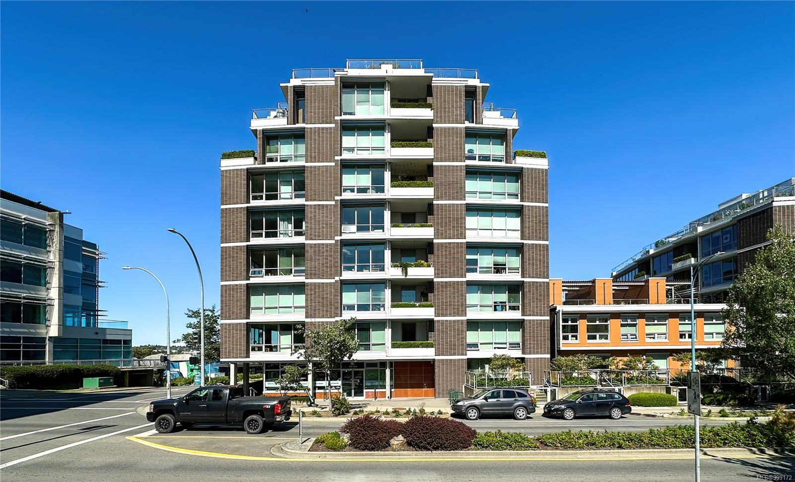 399 Tyee Rd # 305