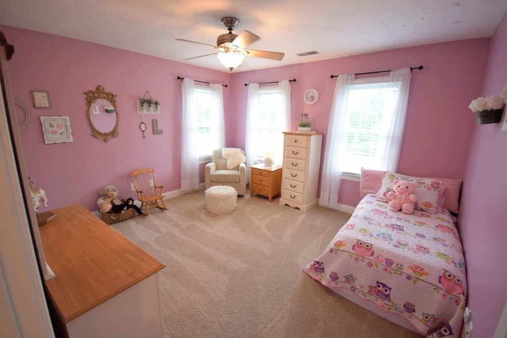 371 Elm St