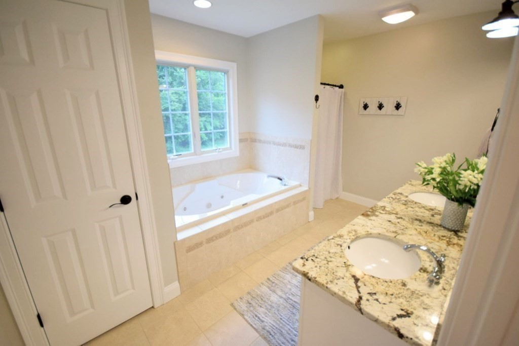 371 Elm St