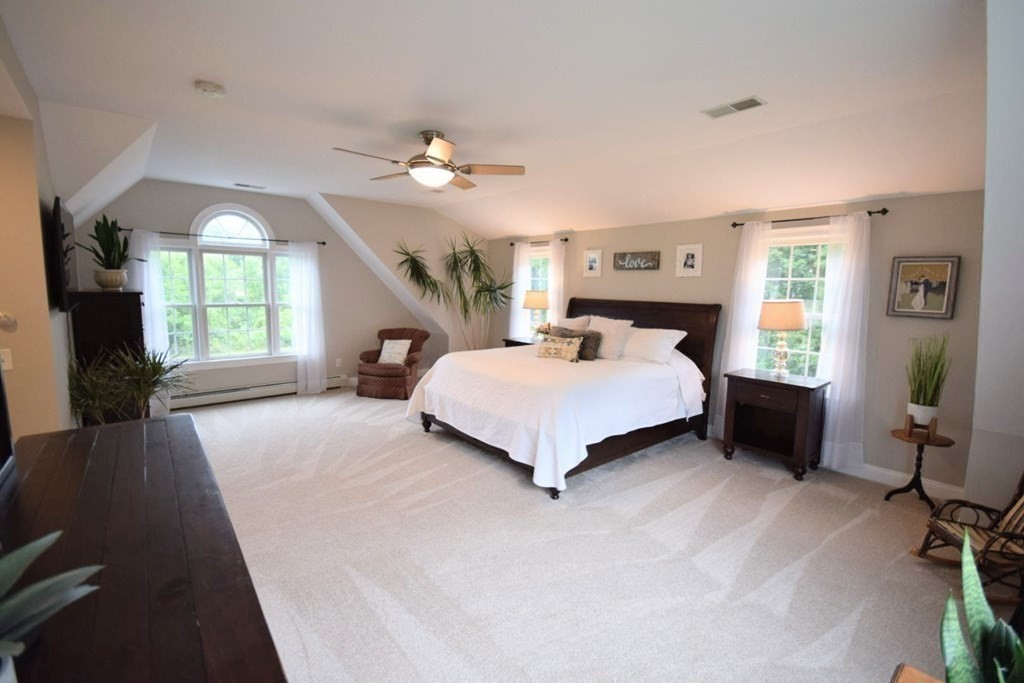 371 Elm St