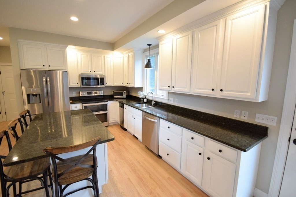 371 Elm St