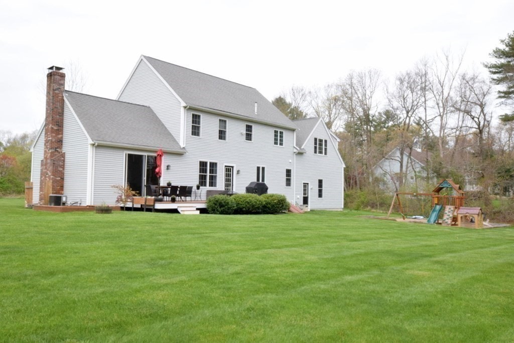 371 Elm St