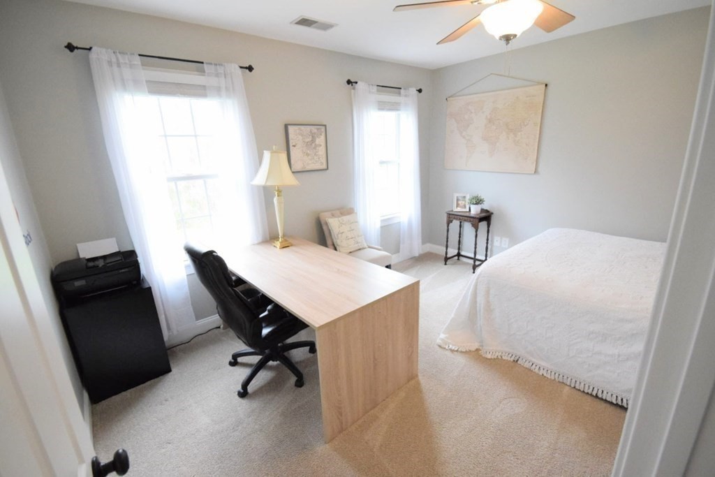 371 Elm St