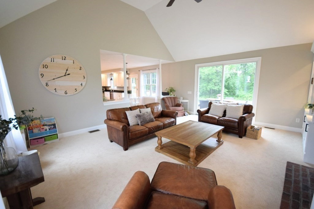 371 Elm St