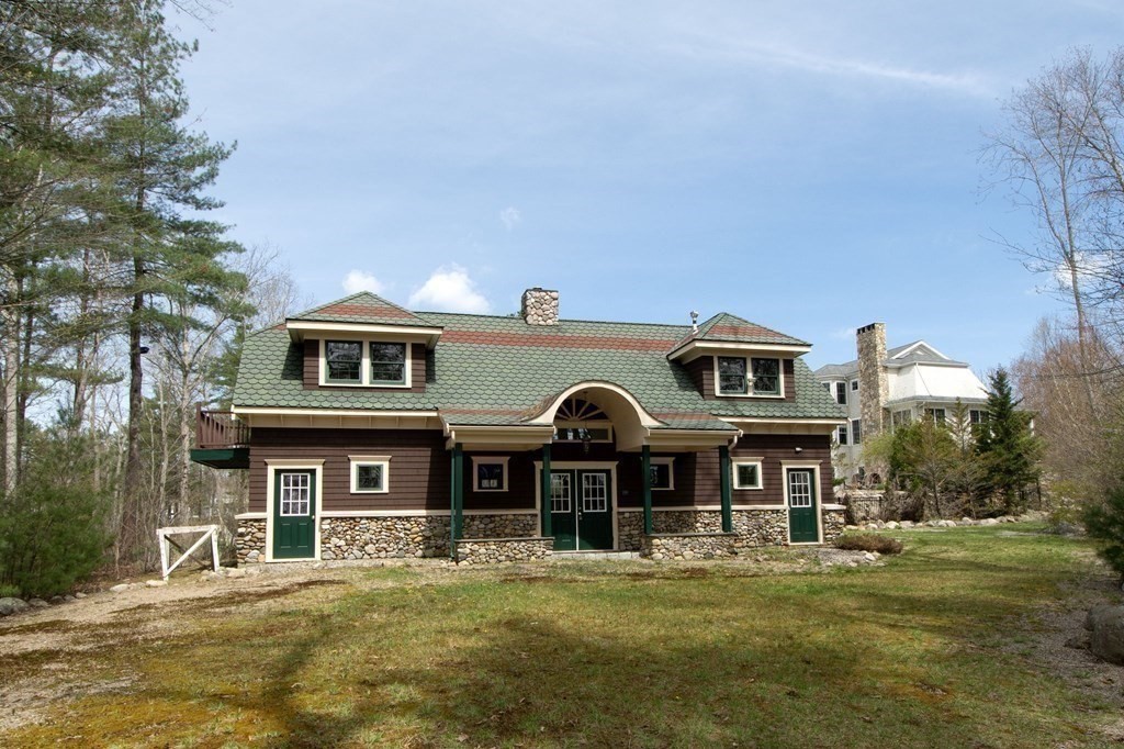 12 Canoe Club Lane