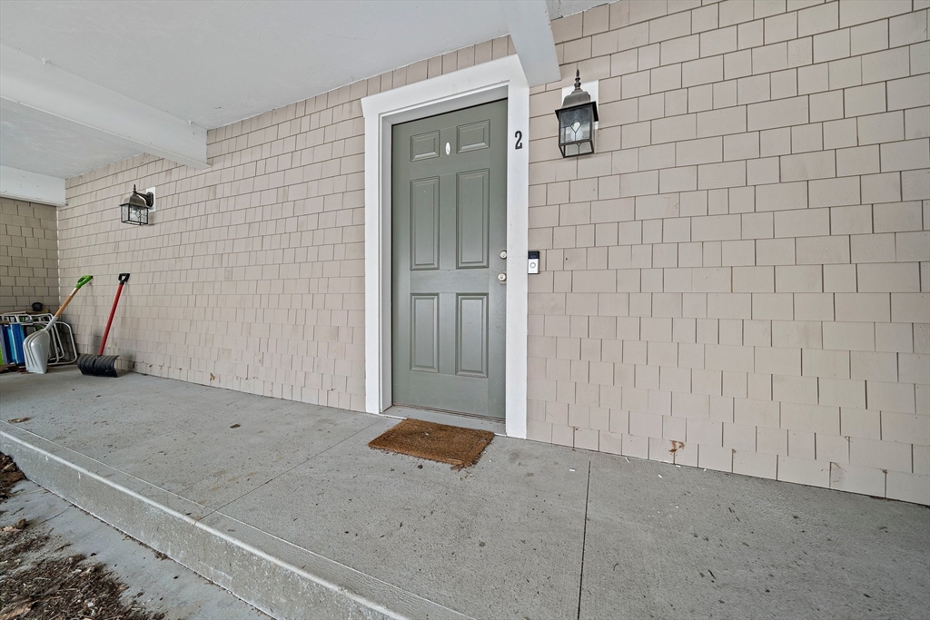 25 Howland St # 2