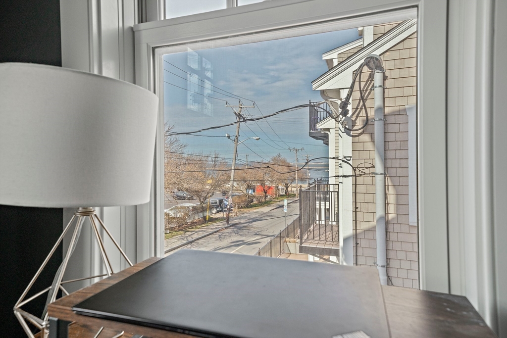 25 Howland St # 2