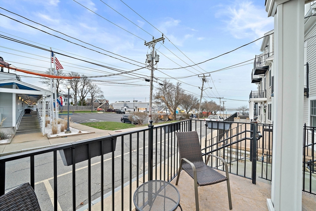 25 Howland St # 2