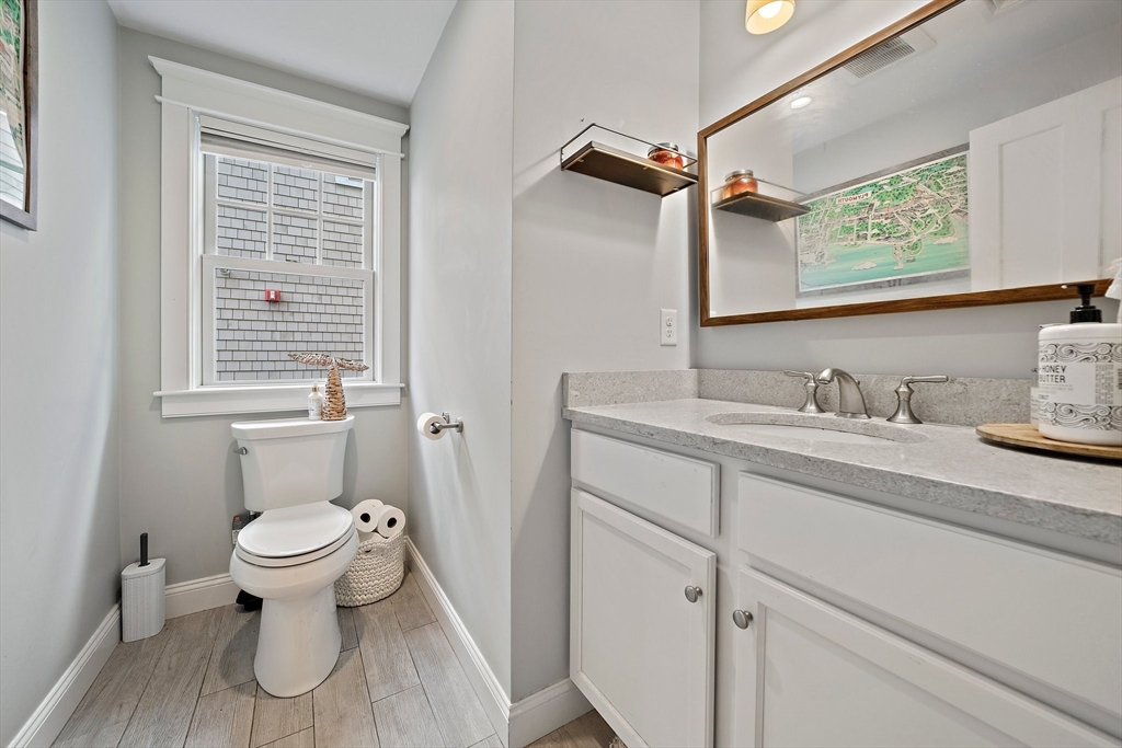25 Howland St # 2