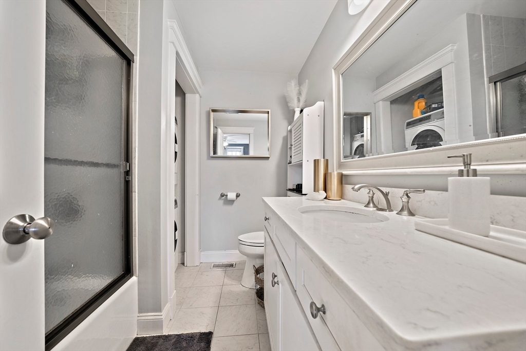 25 Howland St # 2