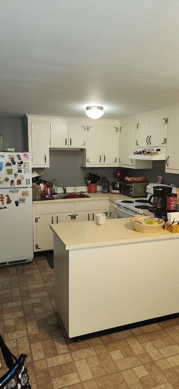 41 Brooks Ave