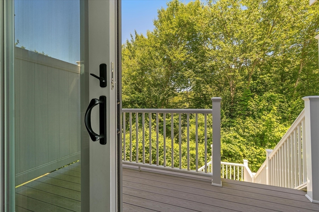 42 Hobart Ln # 42