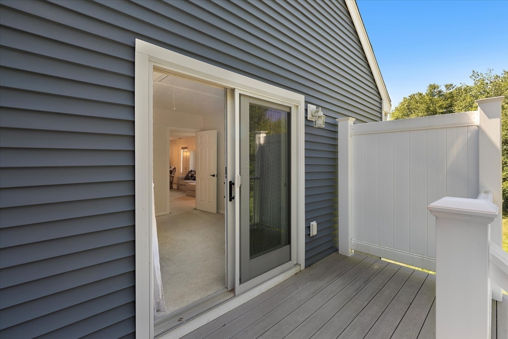 42 Hobart Ln # 42
