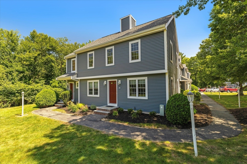 42 Hobart Ln # 42