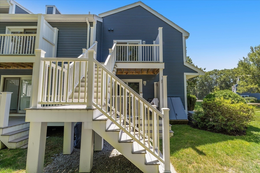 42 Hobart Ln # 42