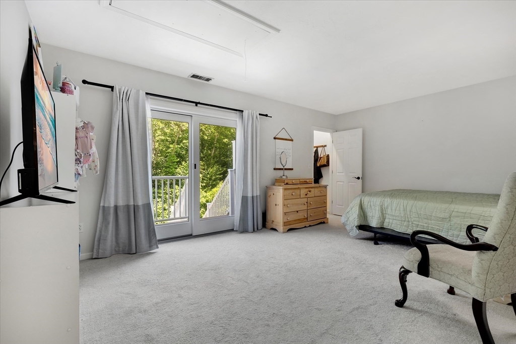 42 Hobart Ln # 42