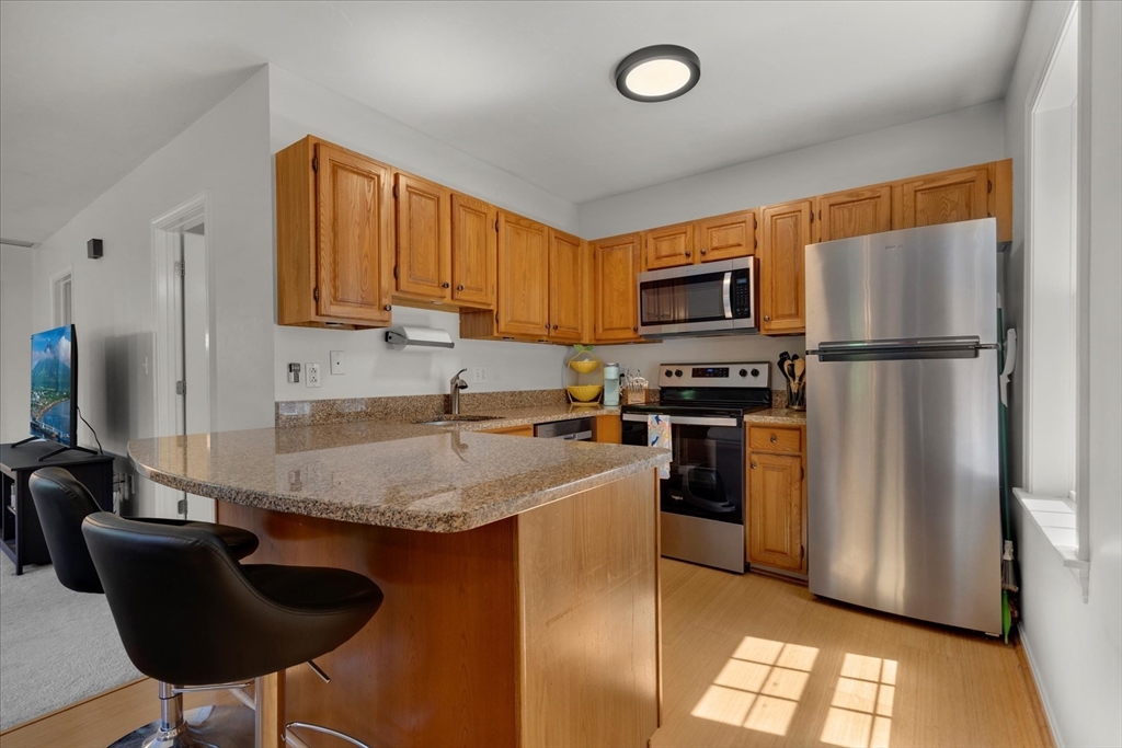 42 Hobart Ln # 42