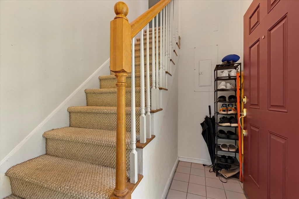 42 Hobart Ln # 42