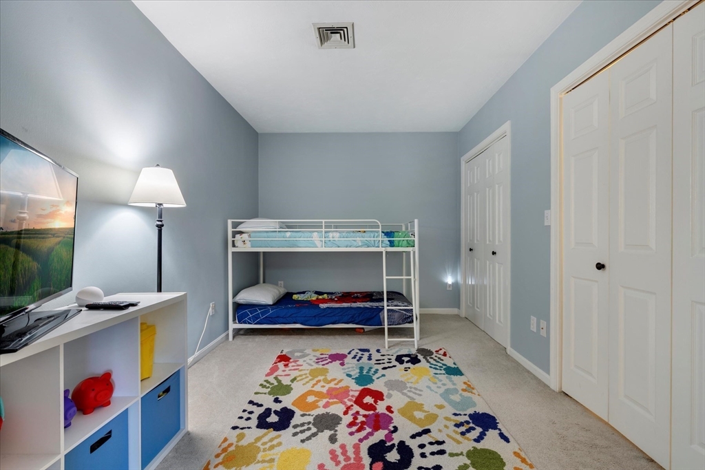 42 Hobart Ln # 42