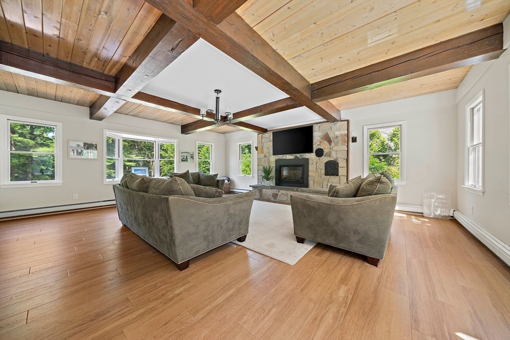 89 Sunset Way