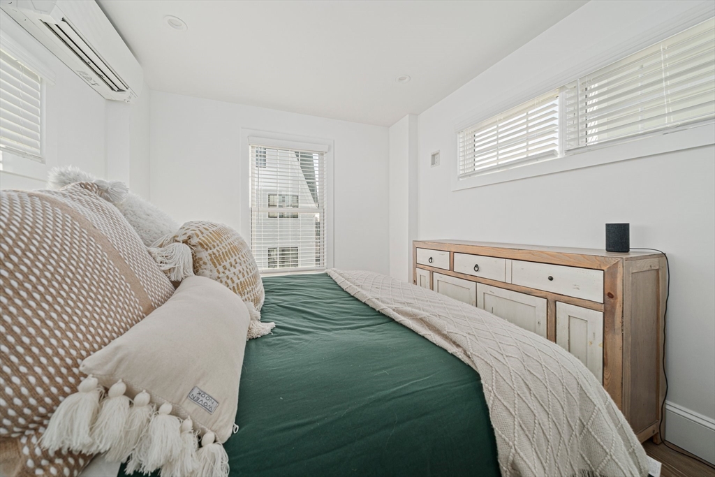 85 Glades Rd