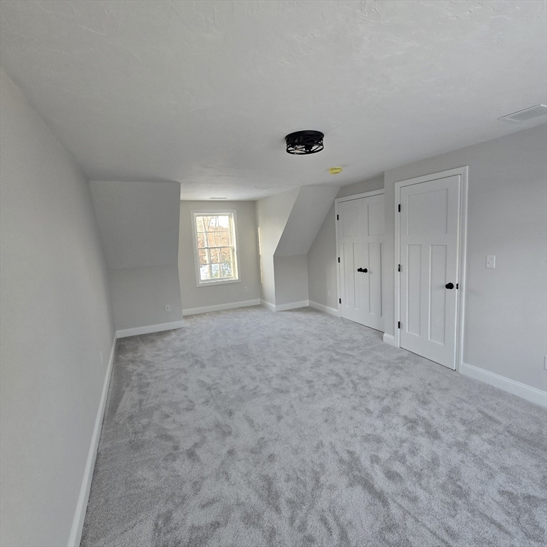 32 Ray Rd