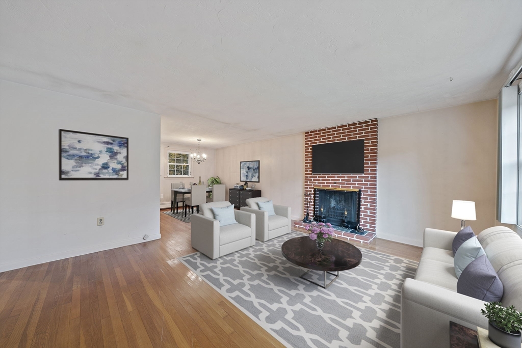40 Fairwood Dr, Pembroke