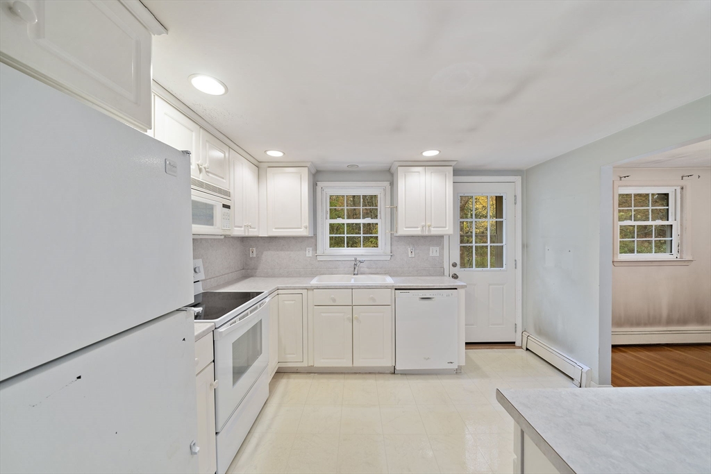 40 Fairwood Dr, Pembroke