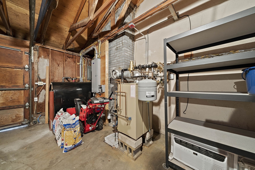 40 Fairwood Dr, Pembroke