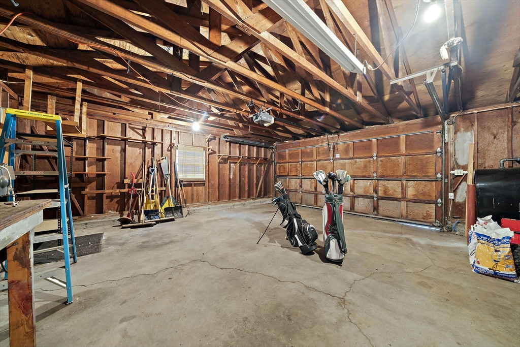 40 Fairwood Dr, Pembroke