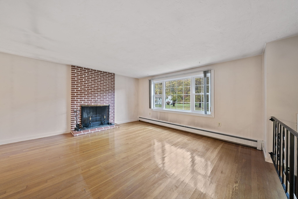 40 Fairwood Dr, Pembroke