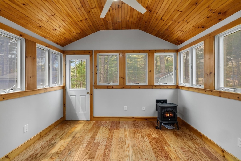 76 Woodridge Rd