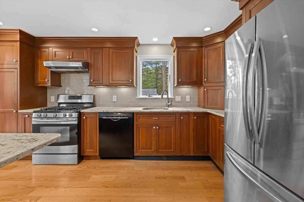76 Woodridge Rd