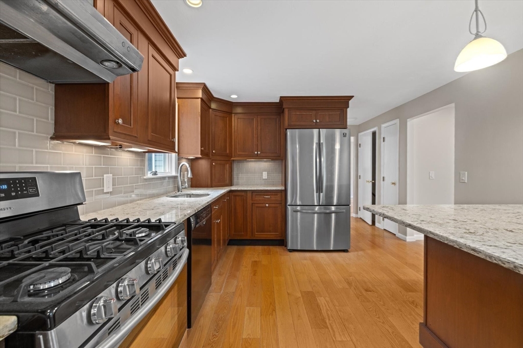 76 Woodridge Rd