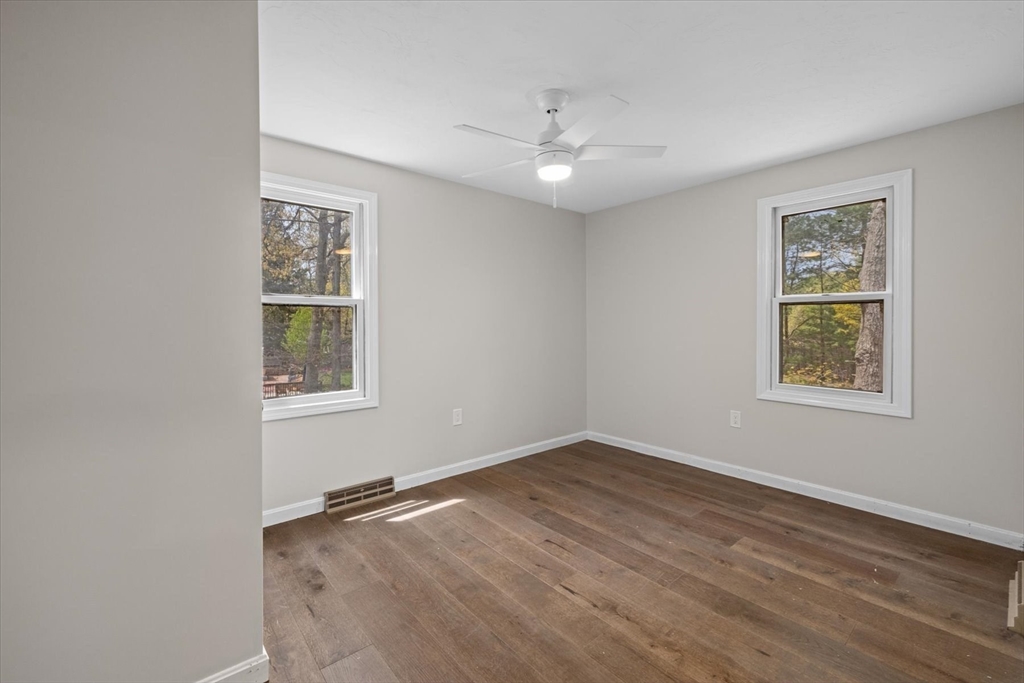 76 Woodridge Rd