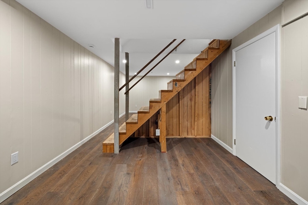 76 Woodridge Rd