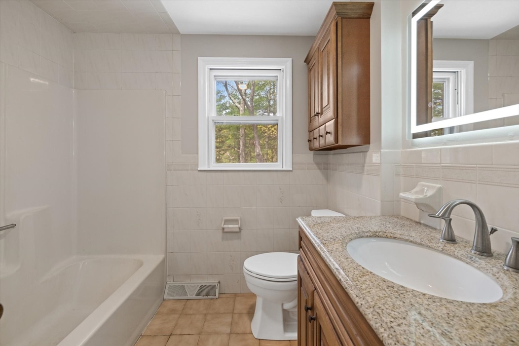 76 Woodridge Rd